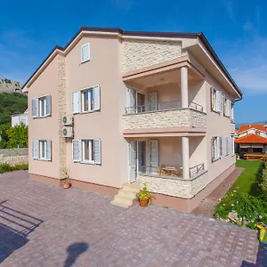 Mia , Baška Chorwacja