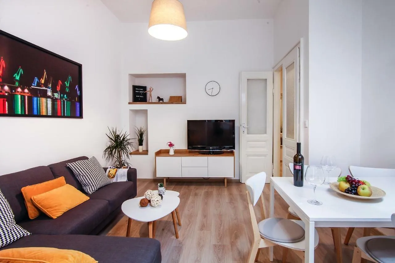 Apartment Kensi*** Pula