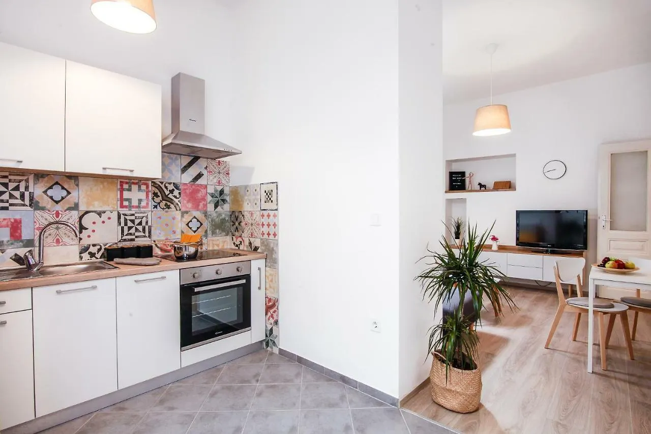 Apartment Kensi*** Pula 0*,  Kroatien