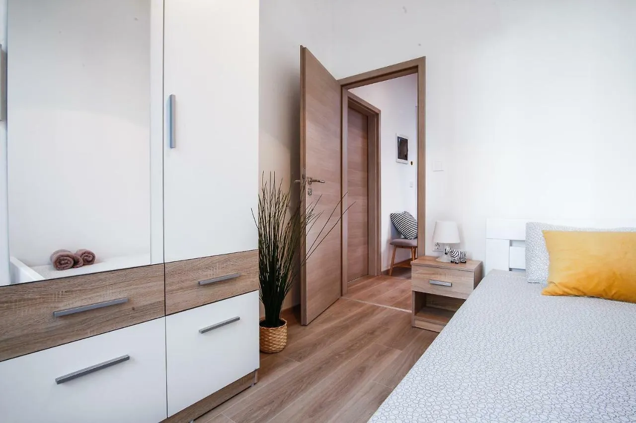 Apartment Kensi*** Pula