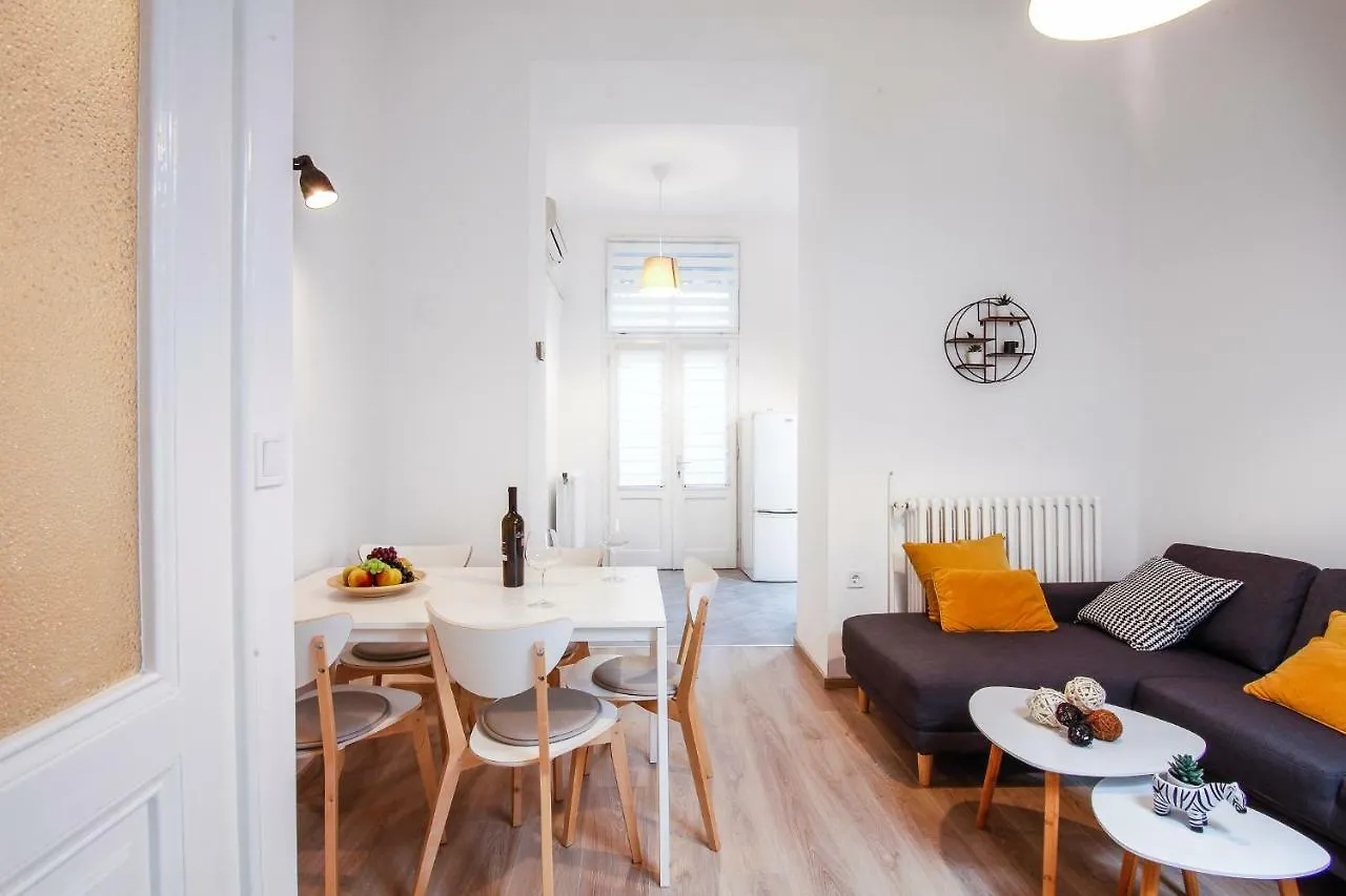 Apartment Kensi*** Pula